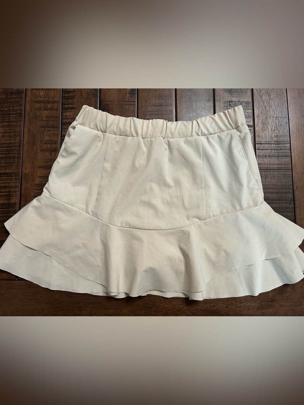 Vineyard Vines Cream Ruffle Hem Skirt